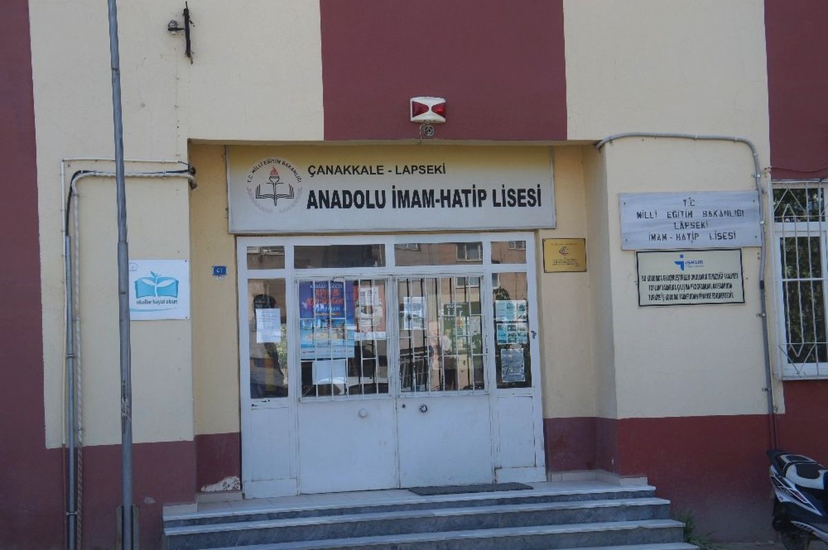 Lapseki İmam Hatip Lisesi ve Yurt Binasının İhaleye Çıkıyor