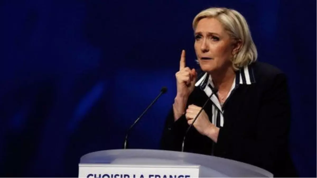 Le Pen\'den İki Medya Kuruluşuna Yasak