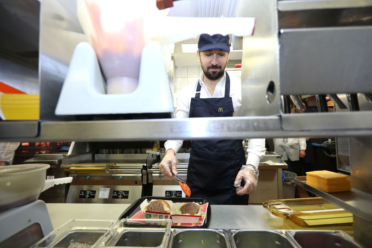 McDonald\'s Türkiye, 1 milyarıncı hamburgerini servis etti