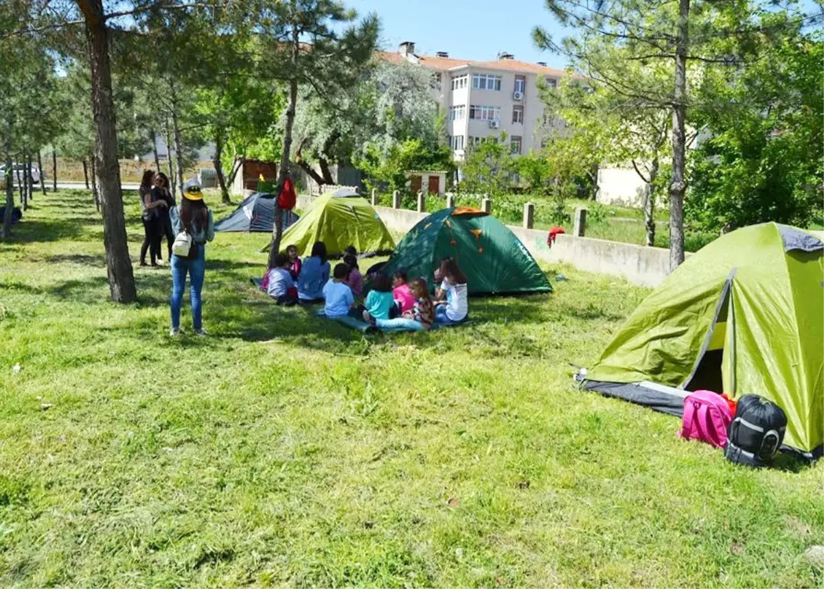 Minik Öğrencilerden Doğa Kampı