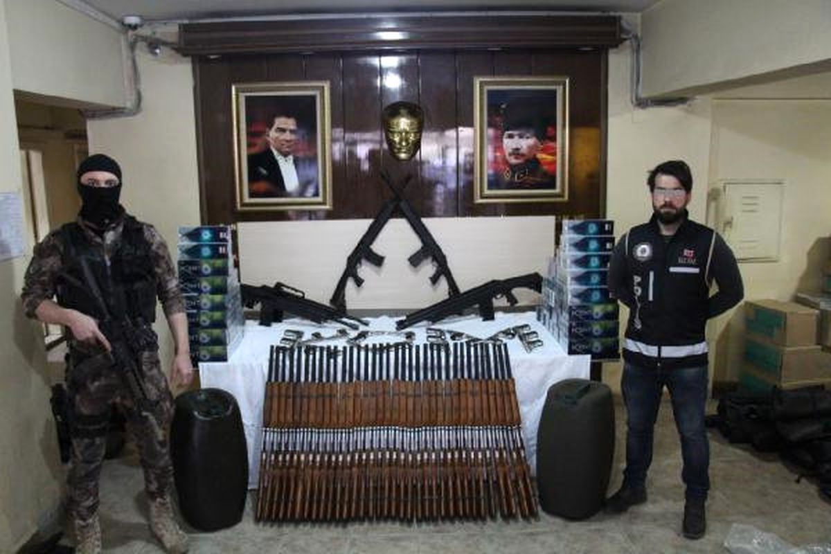 Şemdinli\'de 388 Av Tüfeği Ele Geçirildi