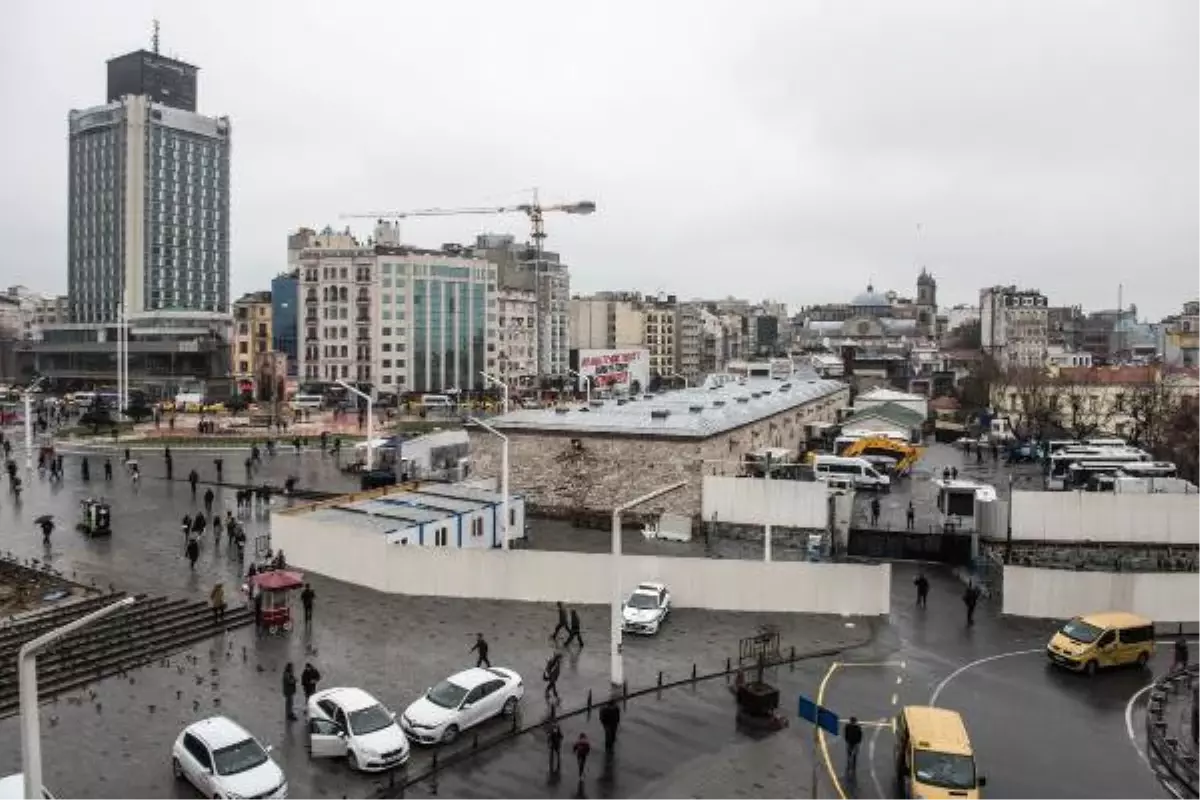 Taksim\'deki Cami İnşaatı Sürüyor