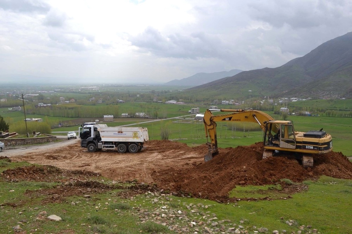 Taşo Mezarlığında Araç Park Alanı Oluşturuluyor