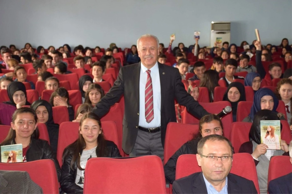Tokat\'ta Lise Öğrencilerine Konferans Verildi