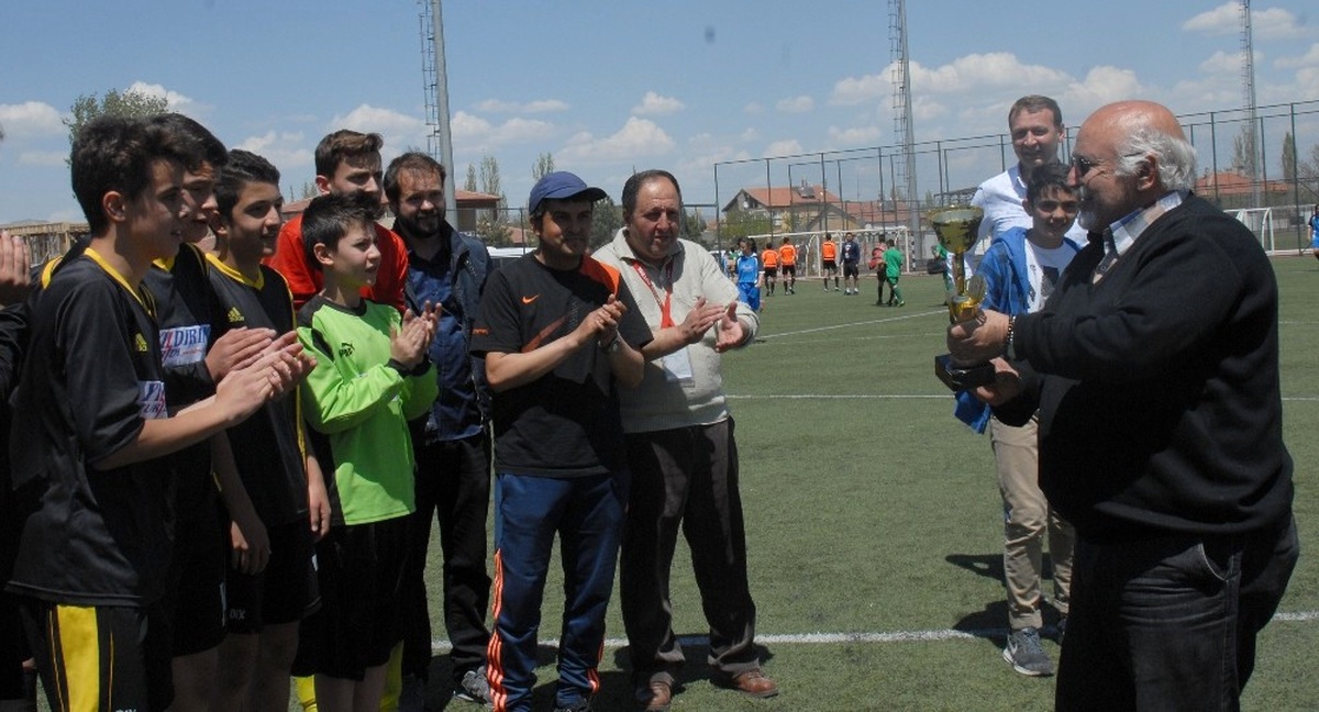 U-14 Ligi\'nde Şampiyon Kocasinan Şimşekspor Oldu