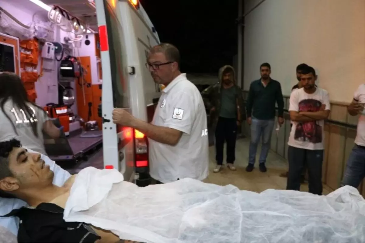 Adana\'da Suriyeliler Arasında Bıçaklı Kavga: 1 Ağır Yaralı