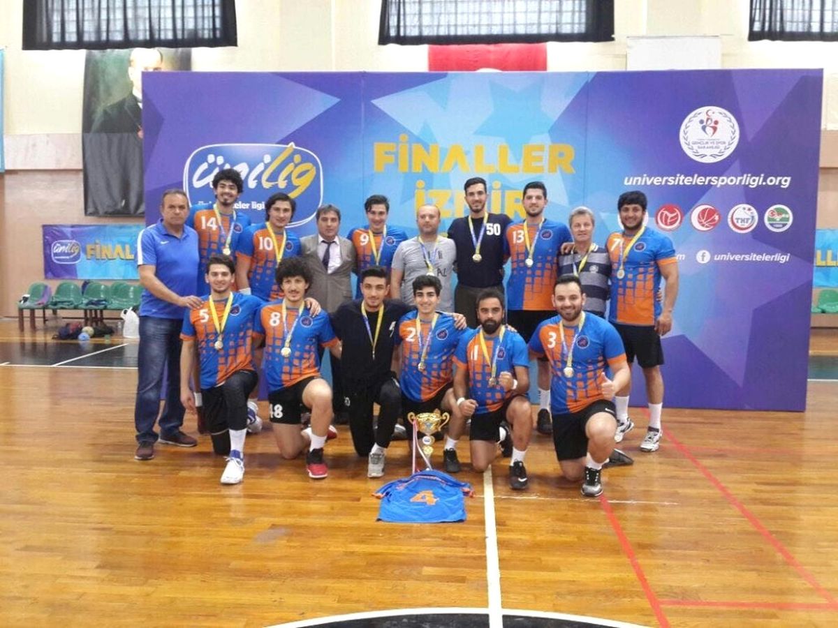 Akdeniz Üniversitesi Ünilig\'de Şampiyon Oldu