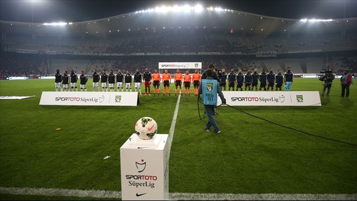 Beşiktaş - Fenerbahçe Derbisinin Biletleri Satışa Çıktı