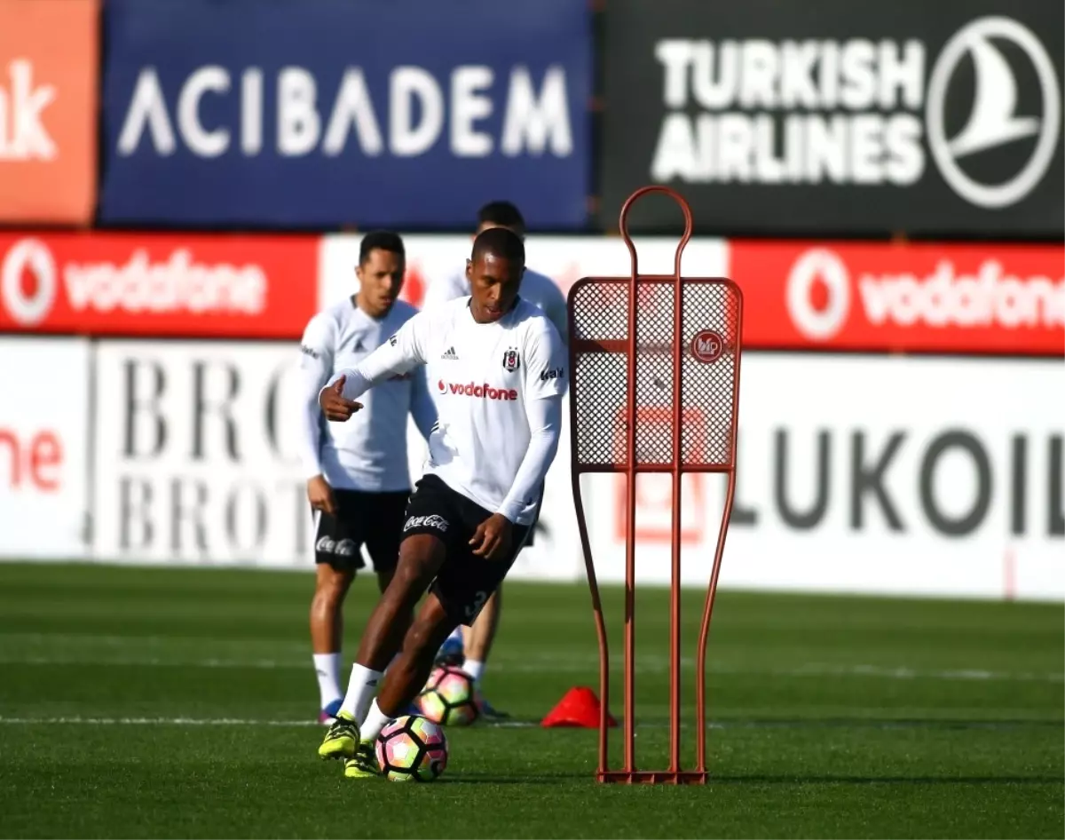 Beşiktaş\'ta Derbi Hazırlıkları Sürüyor