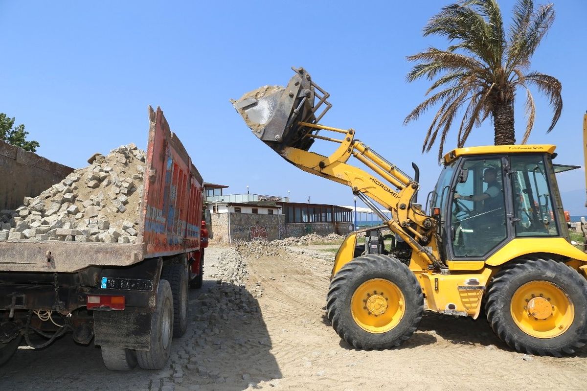 Burhaniye Engelleri Aşıyor Projesi\'nde Peyzaj Düzenlemesi Başladı