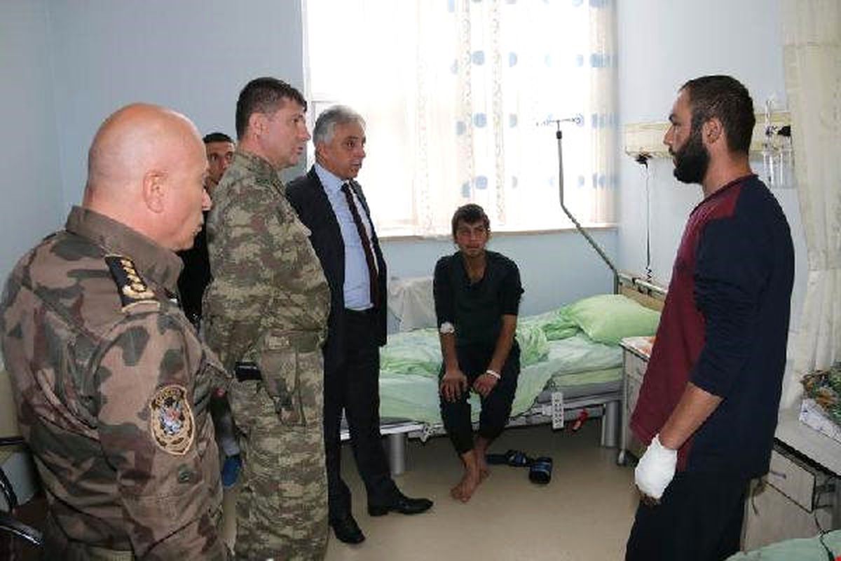 Çukurca\'da Çatışma; 2 PKK\'lı Öldürüldü, 7 Asker Yaralandı (3)