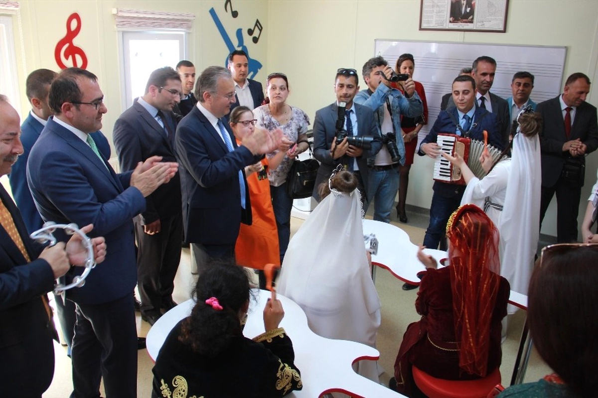 Edirne Valisi\'nden Meslektaşlarına Çağrı: "Sözlü Değil, Fiili Dua Yapın"