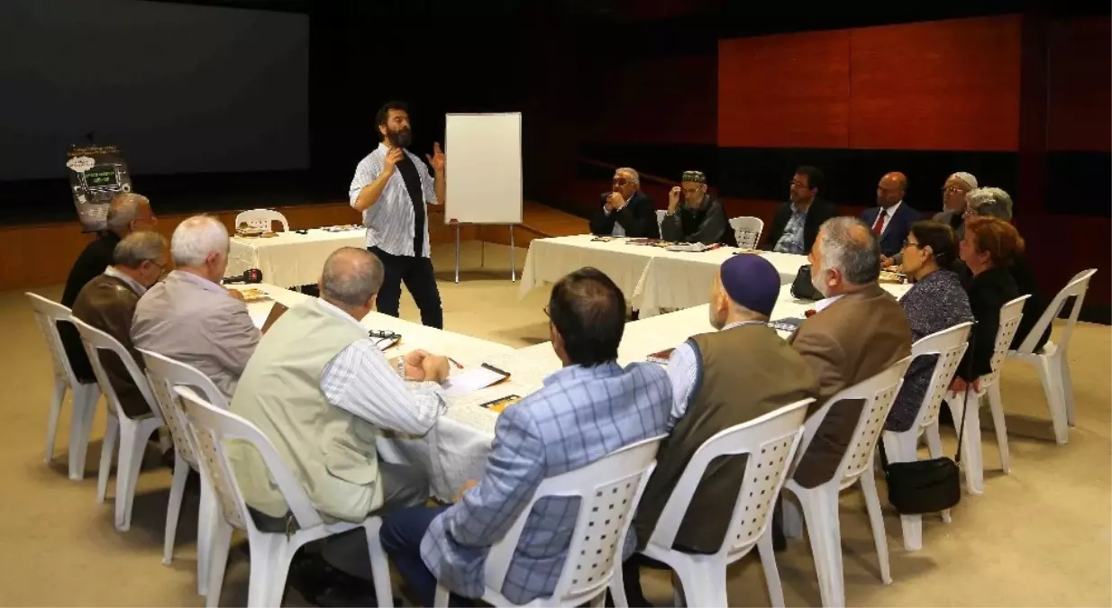 Emekli Yazar Adayları Hikaye Yazmanın İnceliklerini Öğreniyor