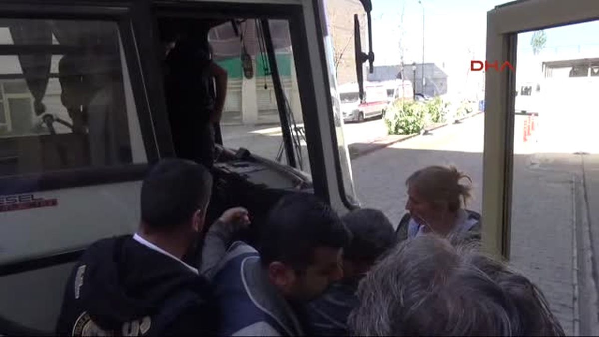 Fetö\'den İhraç Edilen 11 Öğretmen Adliyede (2)