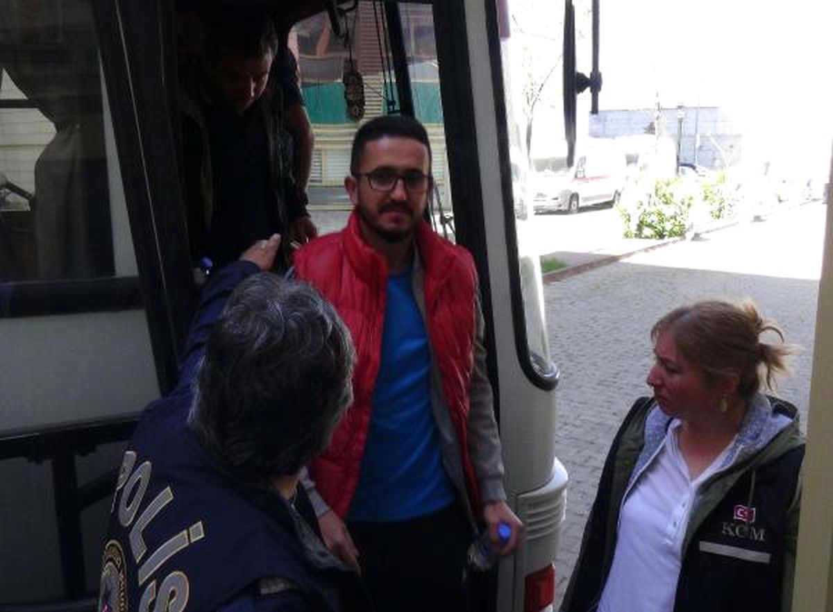 Fetö\'den İhraç Edilen 11 Öğretmen Adliyede