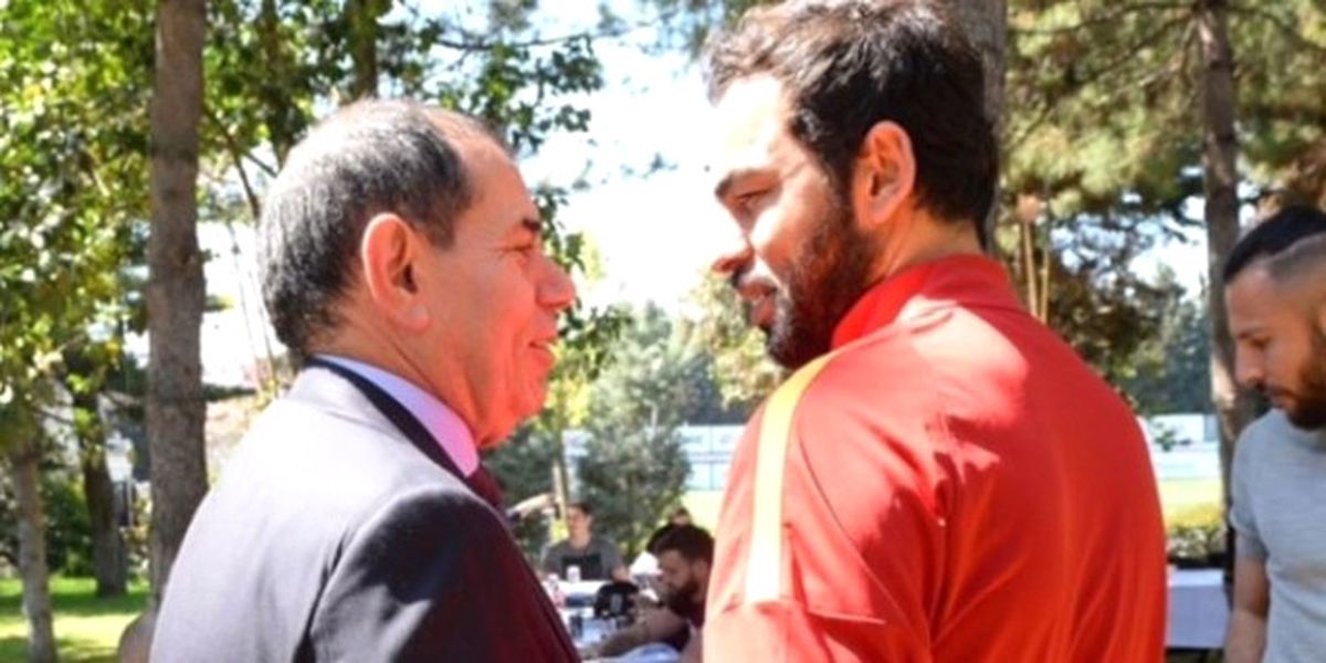 Futbolcuların Dursun Özbek İsteği!