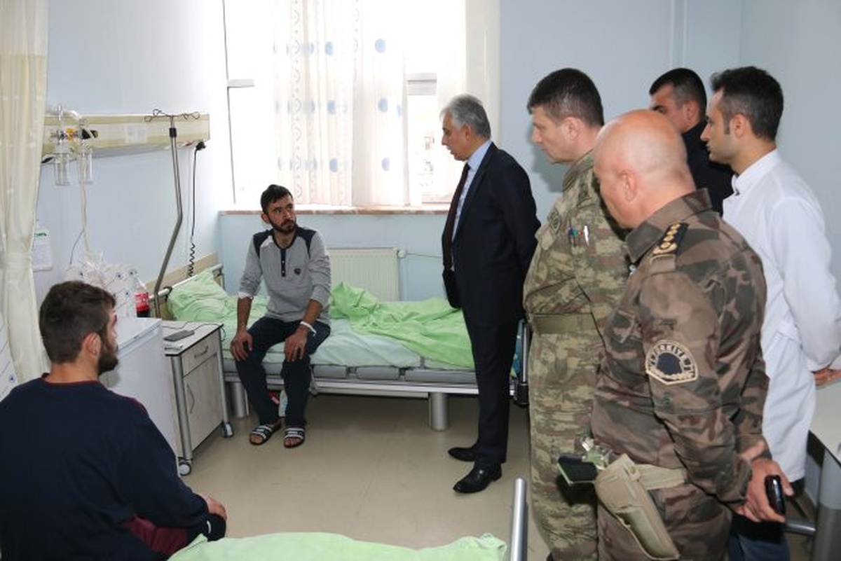 Hakkari Valisi Toprak\'tan Yaralı Askerlere Ziyaret