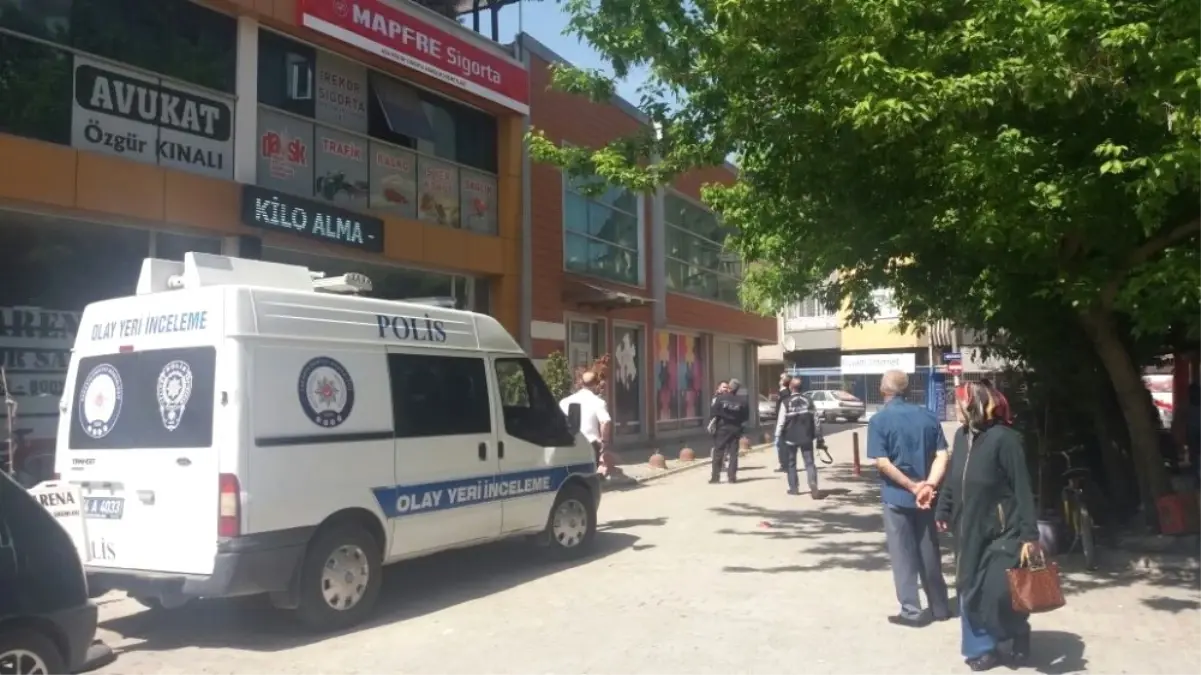 Havaya Tüfekle Ateş Eden Bir Şahıs Polis Ekiplerini Alarma Geçirdi