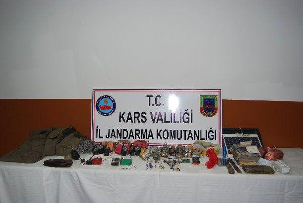 Kağızman\'da PKK Silahları ve Patlayıcılar Ele Geçirildi