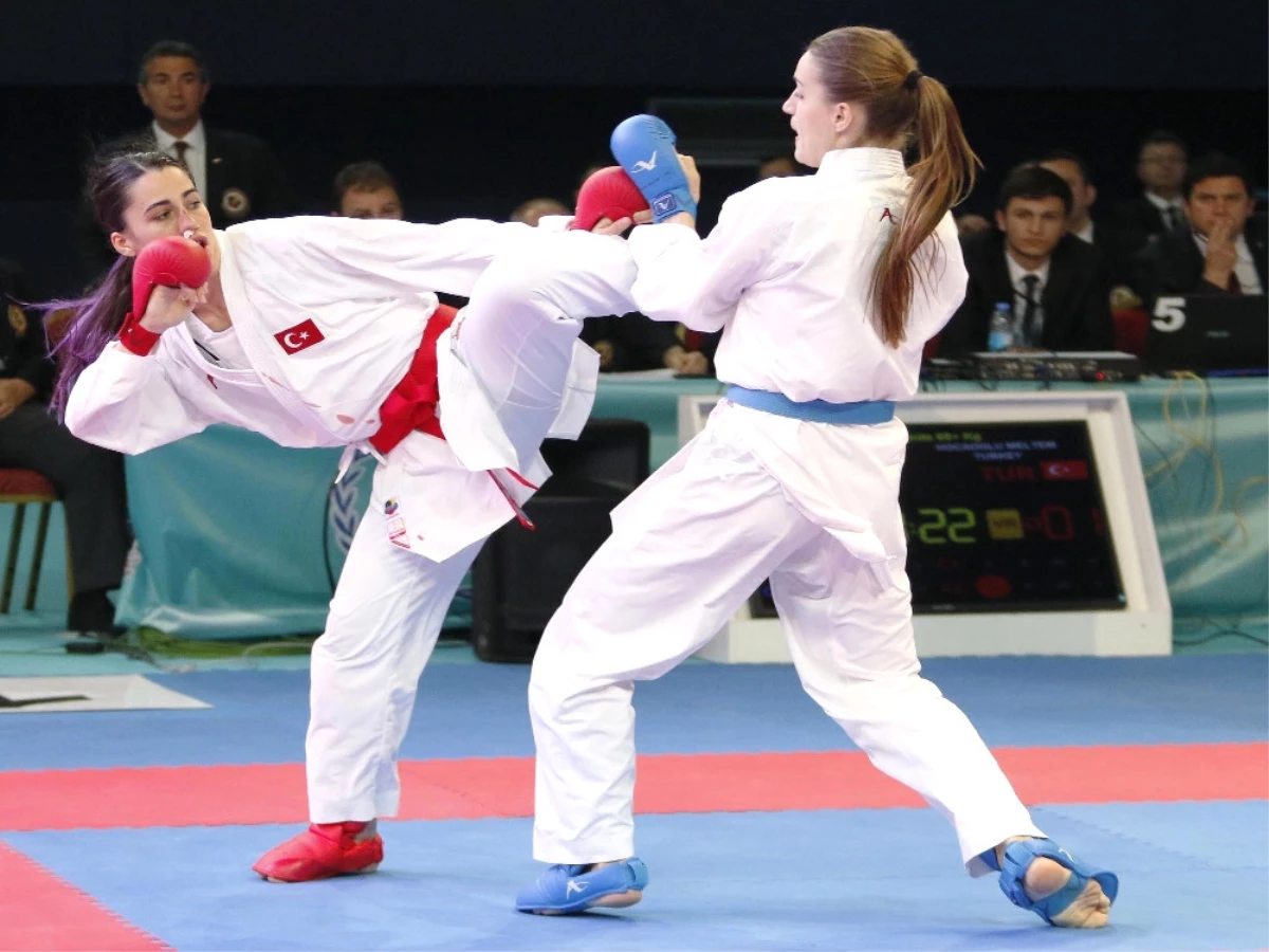 Karate Milli Takımı Şampiyonaya Hızlı Başladı