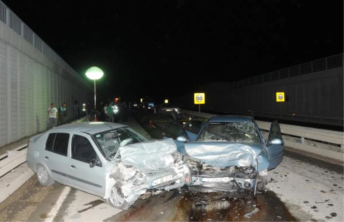 Kaza Yapan Otomobilden İnen Sürücüye Başka Bir Otomobil Çarptı: 1 Ölü, 2 Yaralı