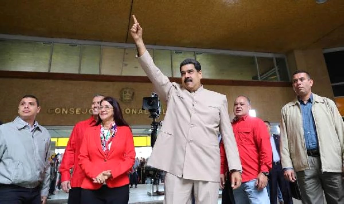 Maduro Şidet Yanlısı Grupları Hedef Aldı