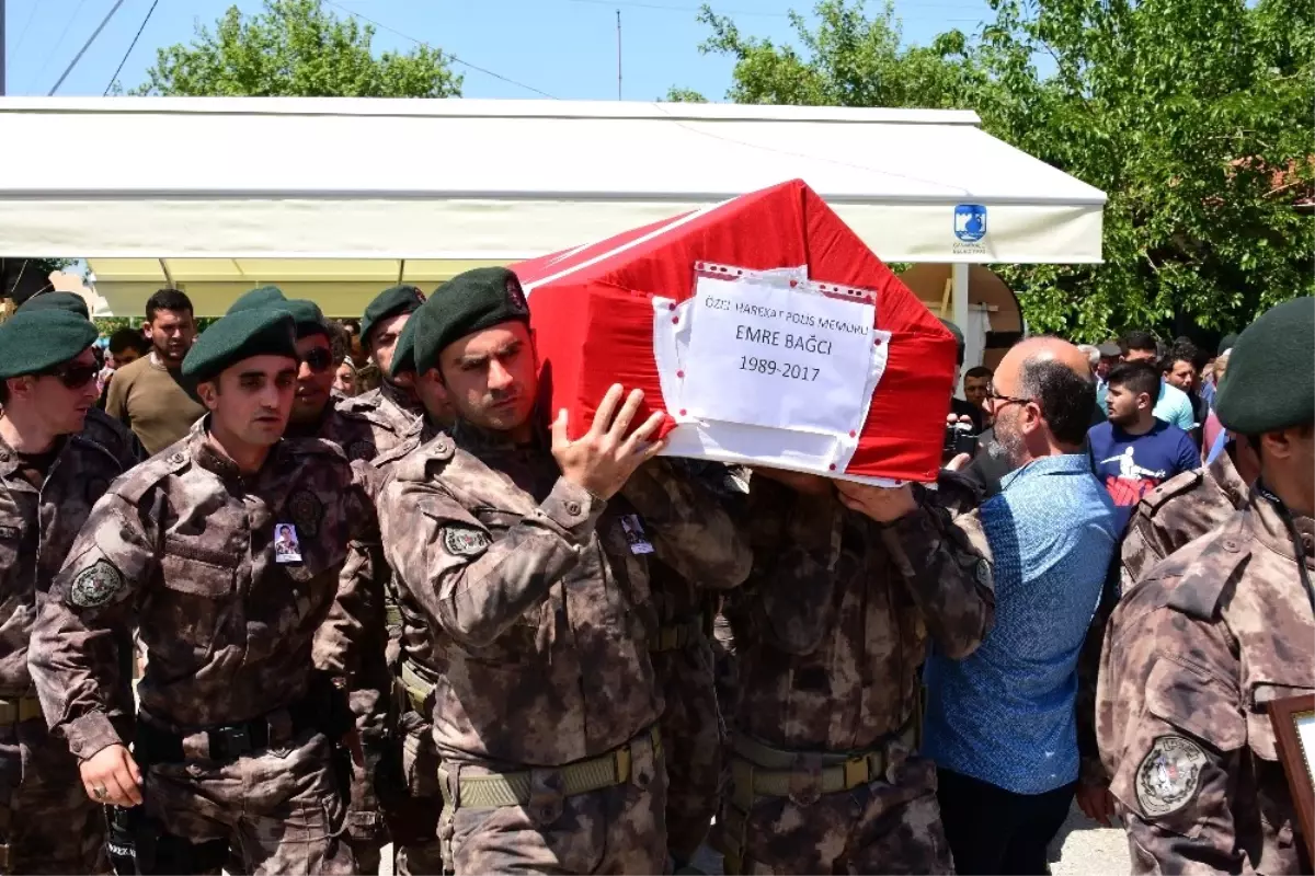 Organlarıyla 7 Kişiye Umut Olan Şehit Polis Göz Yaşlarıyla Uğurlandı