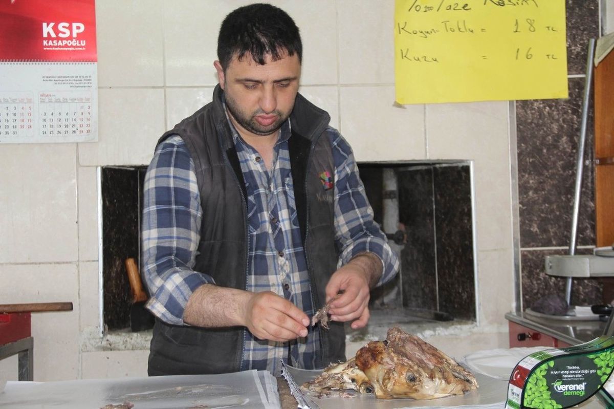 Sivas\'ta Kahvaltı Sofralarının Vazgeçilmezi \'Kelle\'