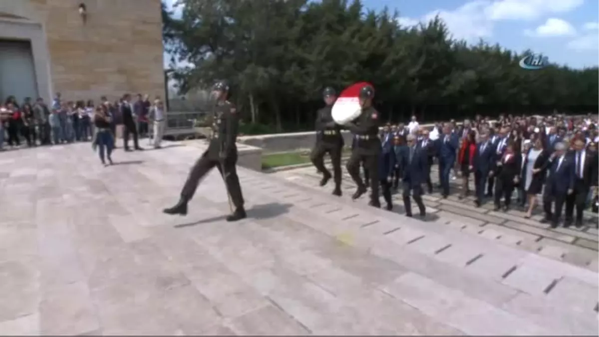 Türk Eğitim Vakfı 50. Yılında Ata\'nın Huzurunda