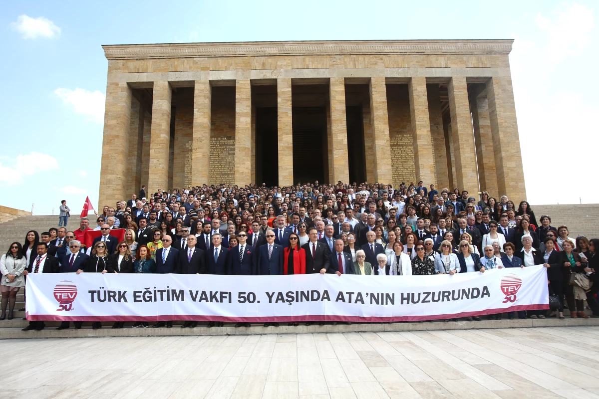 Türk Eğitim Vakfı 50. Yılında Ata\'nın Huzurunda