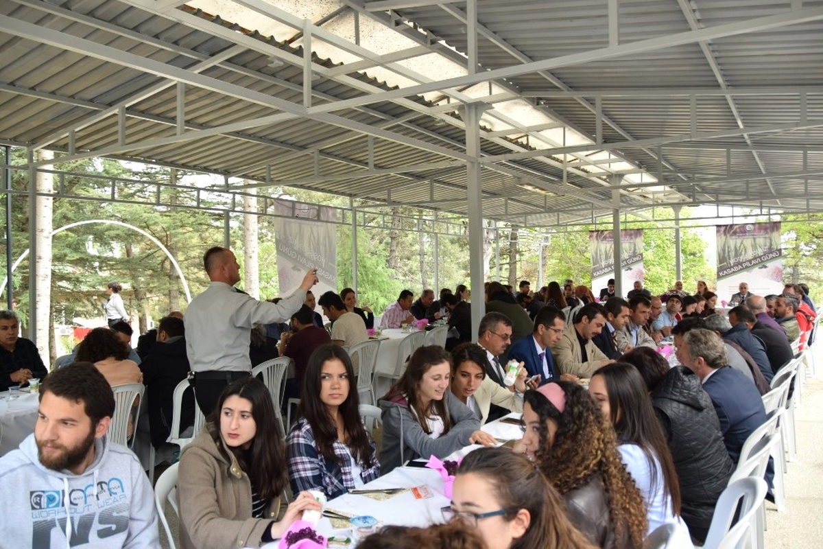 Üniversite Öğrencilerine Konuralp Pirincinin Lezzeti Tanıtıldı