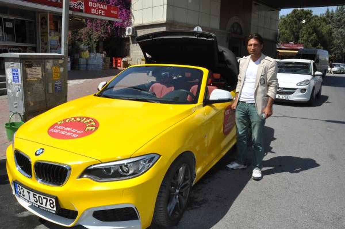 Üstü Açık Lüks Otomobili Taksi Yaptı