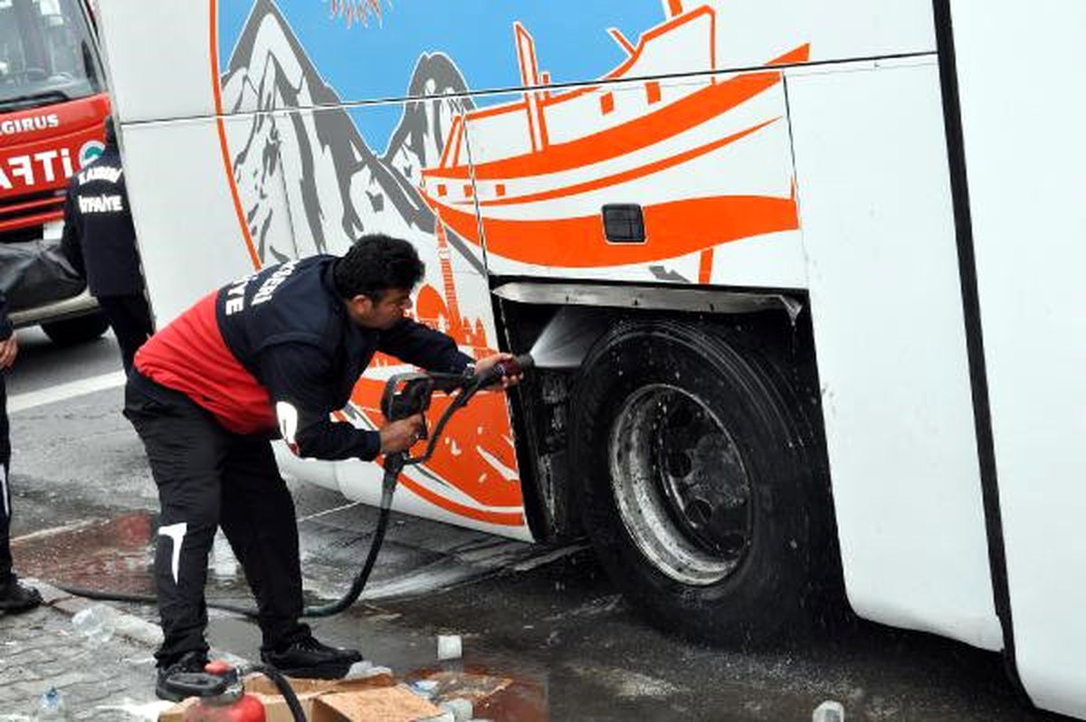 Yolcu Otobüsündeki Yangın Korkuttu