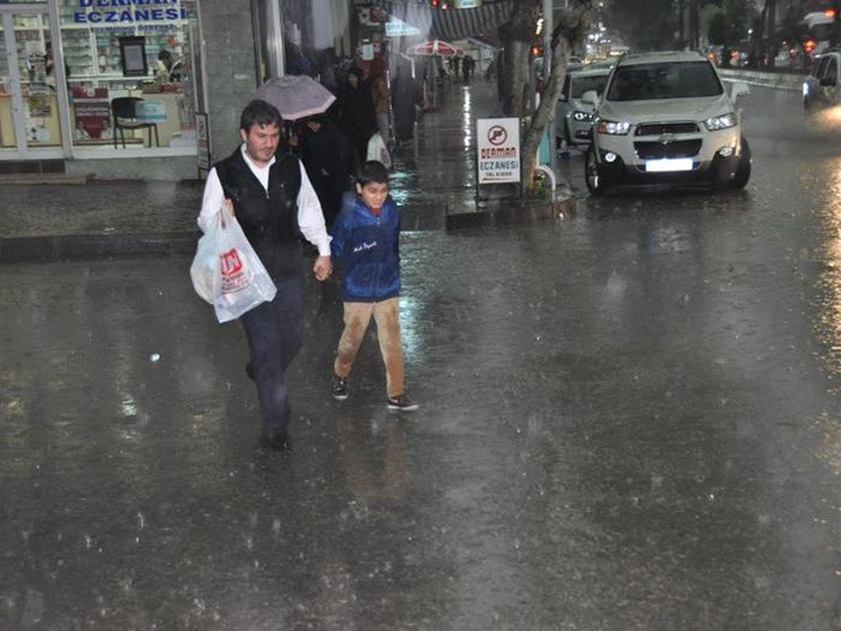 Adıyaman\'da Sağanak ve Dolu