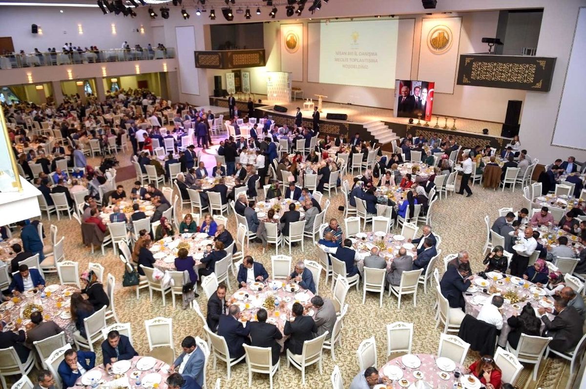 AK Parti Ankara Teşkilatı Altındağ Kültür Sarayı\'nda Toplandı
