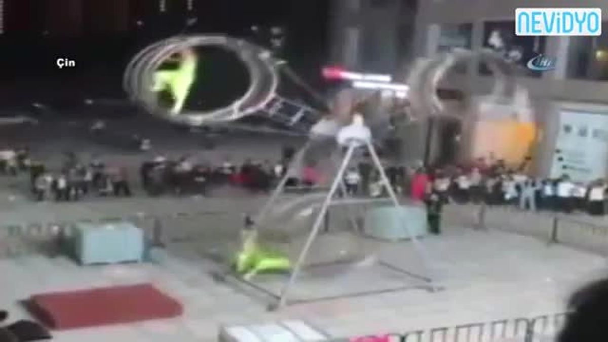 Akrobat Duvara Uçtu