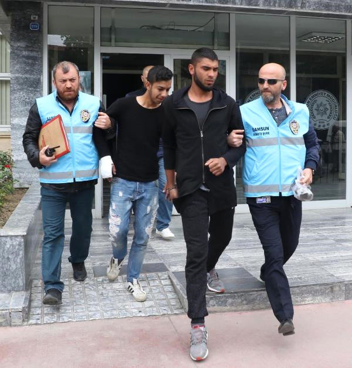 Asker Eğlencesinde Bıçaklı Kavga: 2 Yaralı