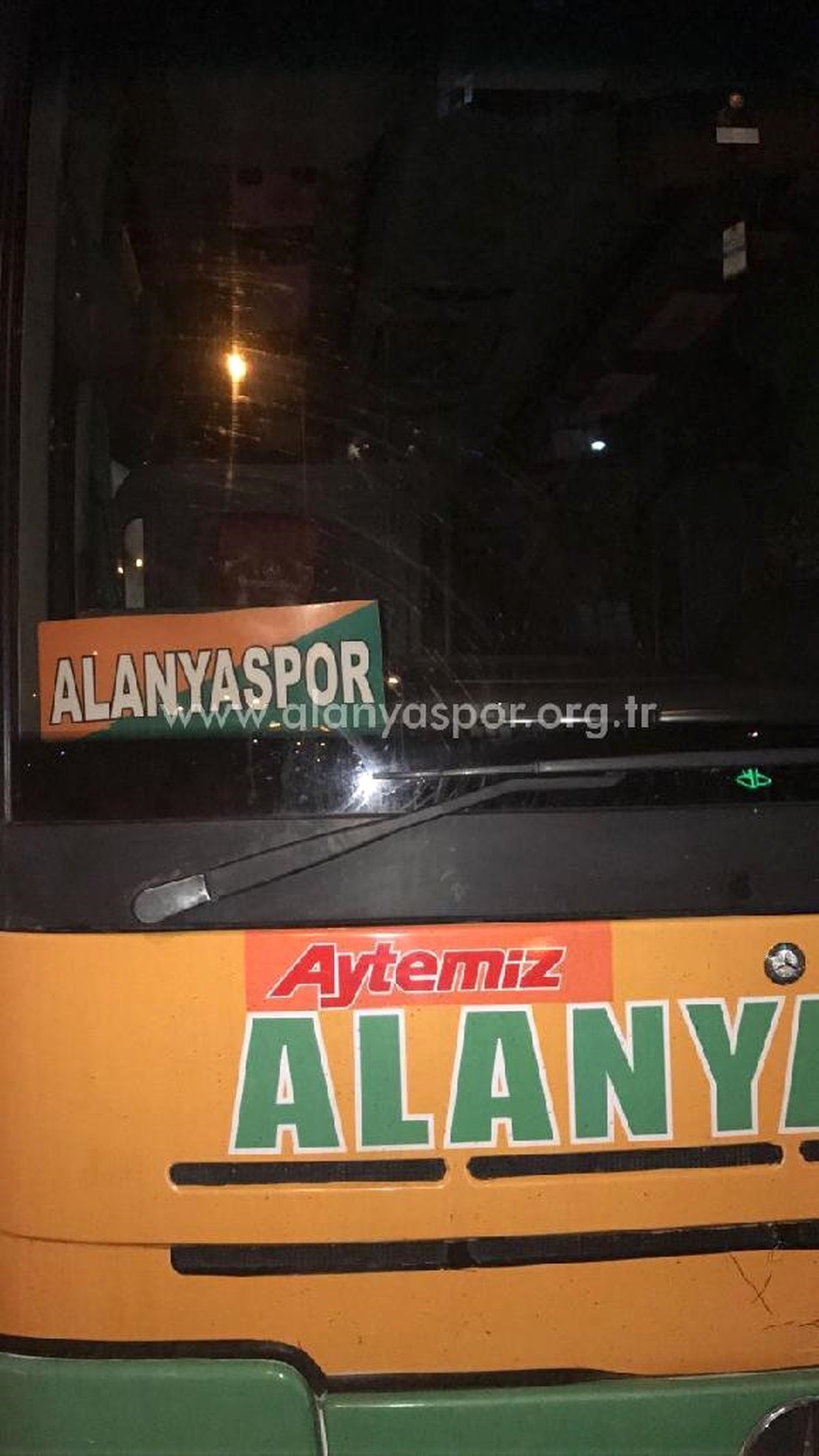 Aytemiz Alanyaspor Otobüsüne Konya\'da Taşlı Saldırı