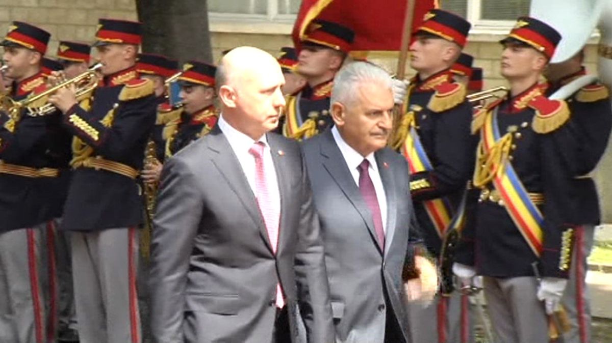 Başbakan Yıldırım Moldova\'da Resmi Törenle Karşılandı