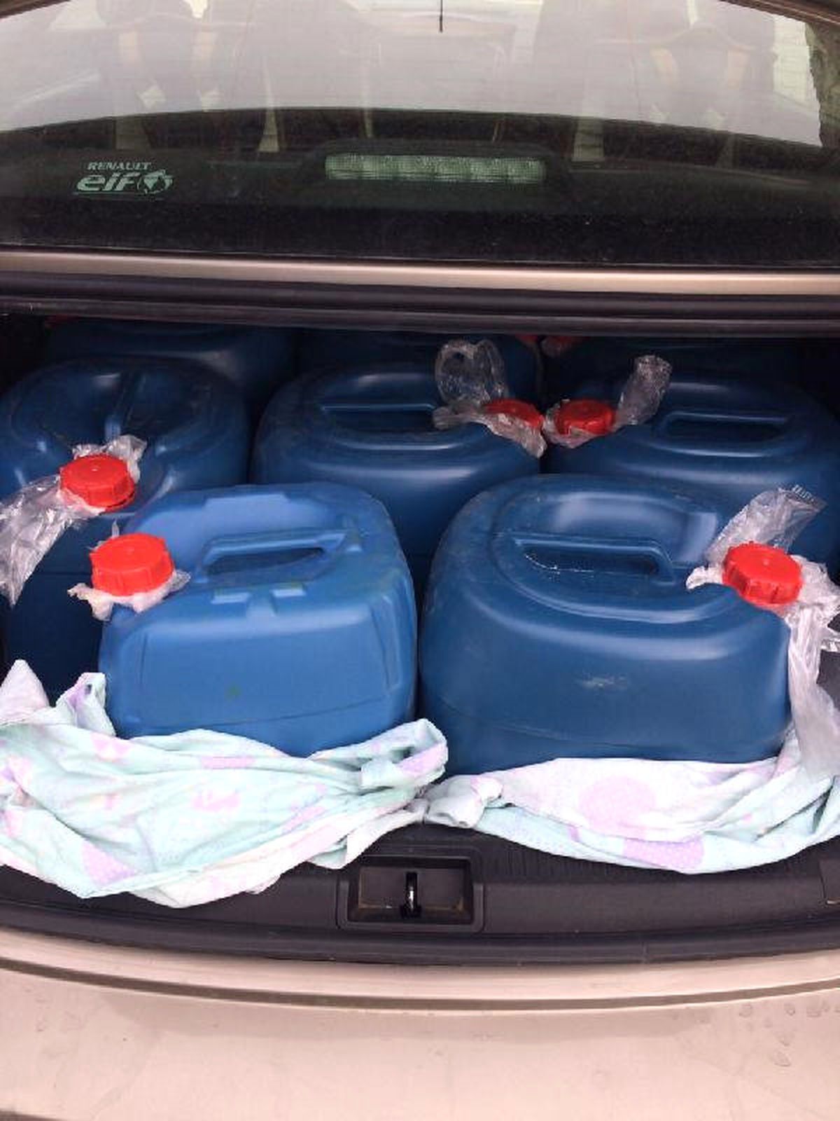 Başkale\'de 210 Litre Asitanhidrit Ele Geçirildi