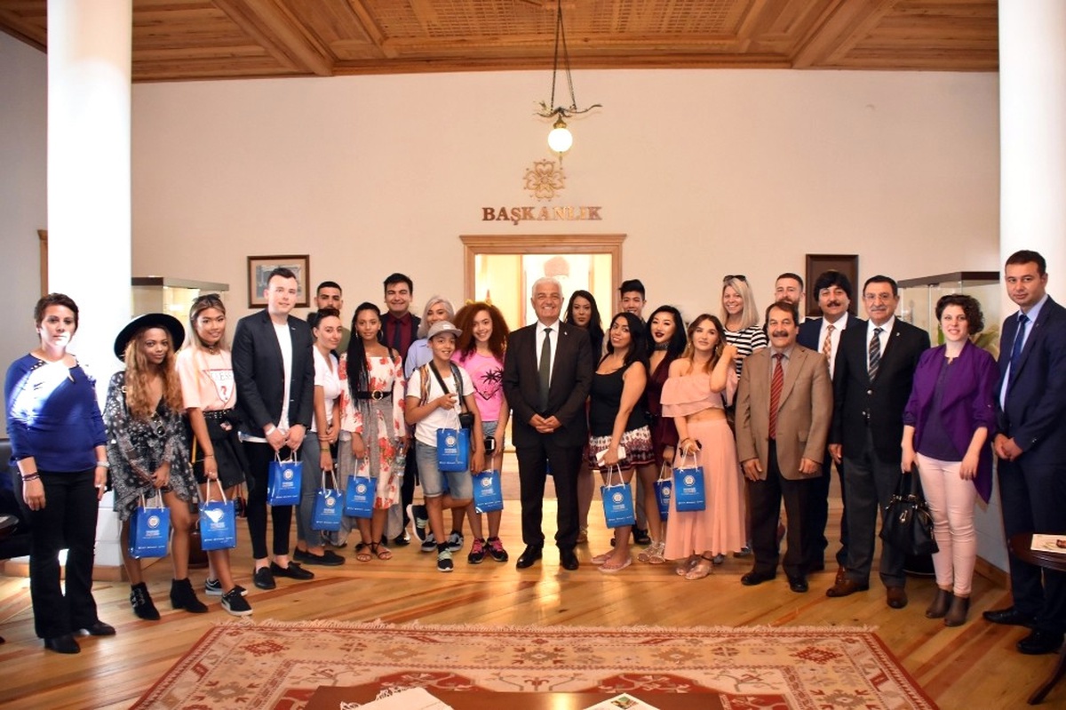 Büyükşehir, Muğla\'yı Sosyal Medya Fenomenleri ile Dünya\'ya Tanıtıyor