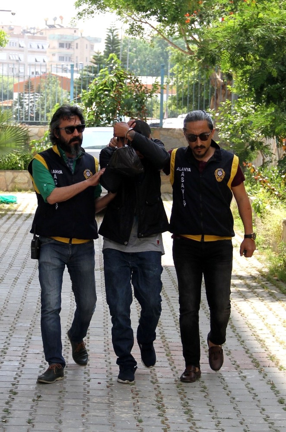 Çaldığı Telefondan Çektiği Fotoğraf Yakalattı