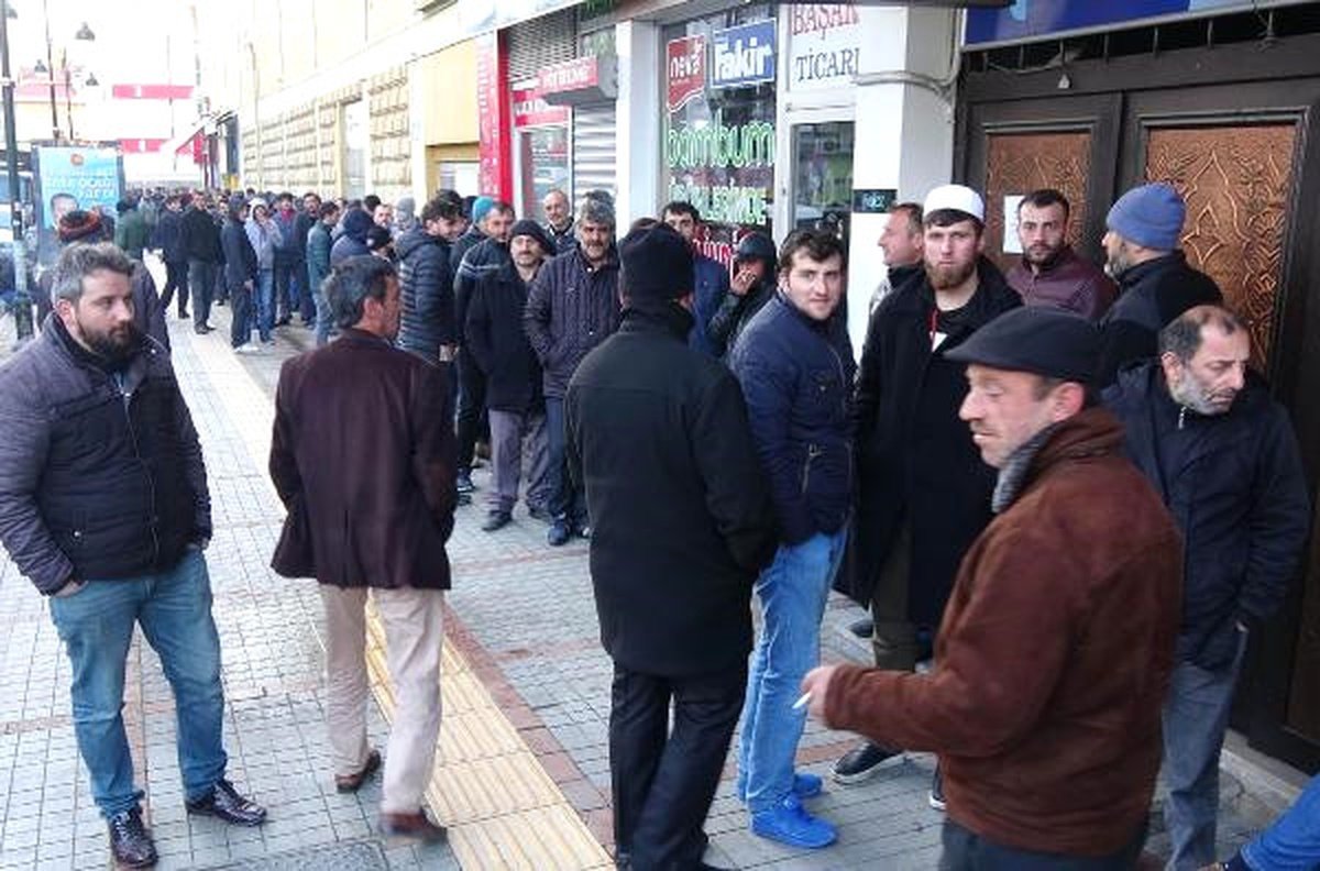 Çaykur\'un Alacağı Mevsimlik İşçiler İçin \'Bölgede İkamet\' Şartı Getirildi