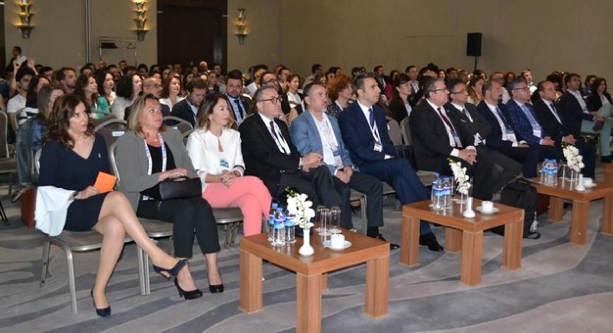 Çeşitlilik Zirvesi\'nde \'Fark Yaratmak\' Mesajı Verildi