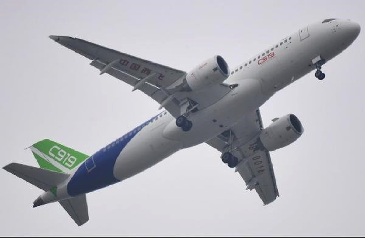 Çin\'in Yeni Yolcu Uçağı C919 İlk Uçuşunu Yaptı