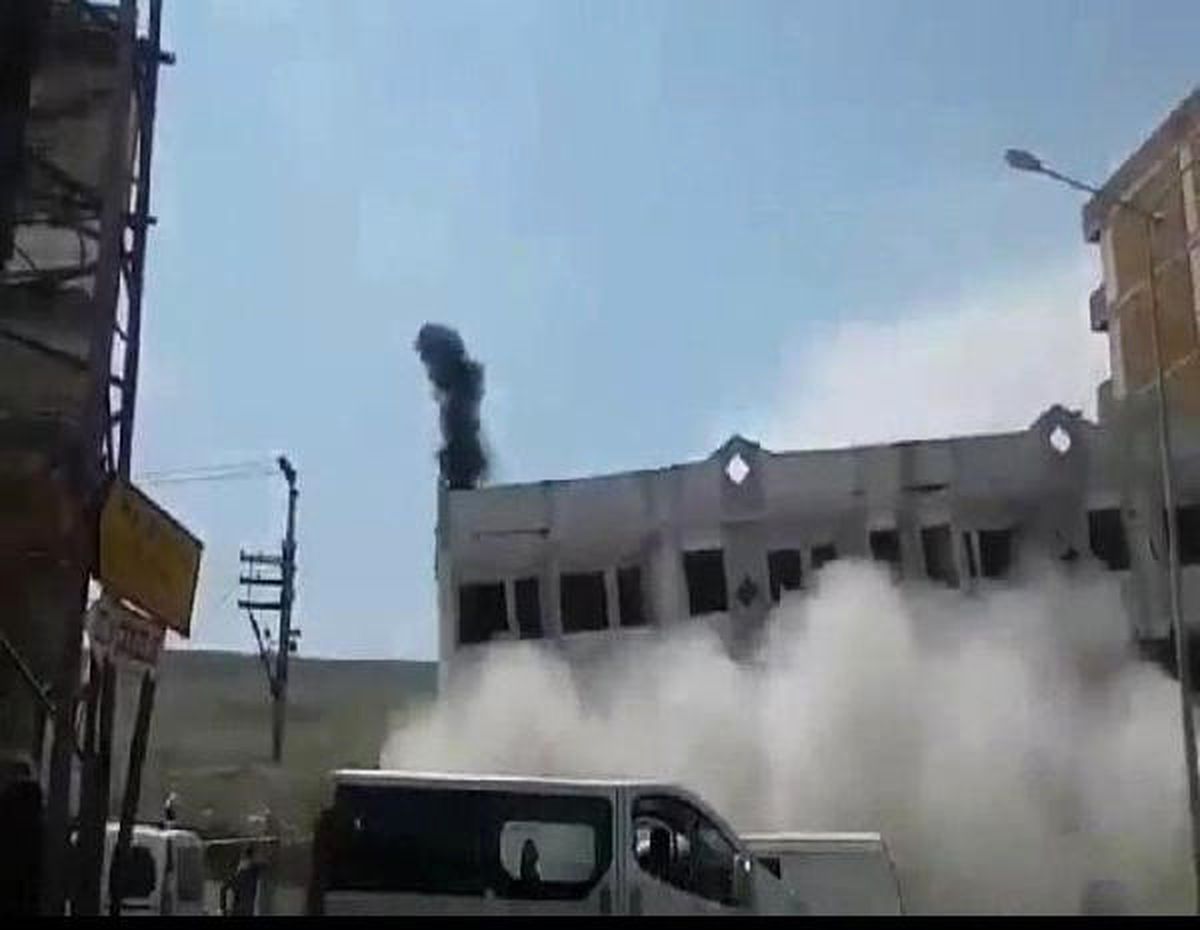 Cizre\'de 4 Katlı Otel Binasının Yıkımında Facia Ucuz Atlatıldı