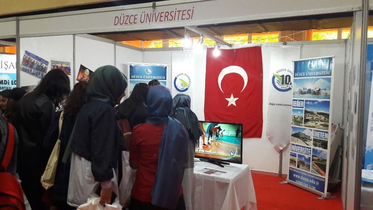Düzce Üniversitesi Sakarya\'da Yükseköğretim Günleri Etkinliğine Katıldı