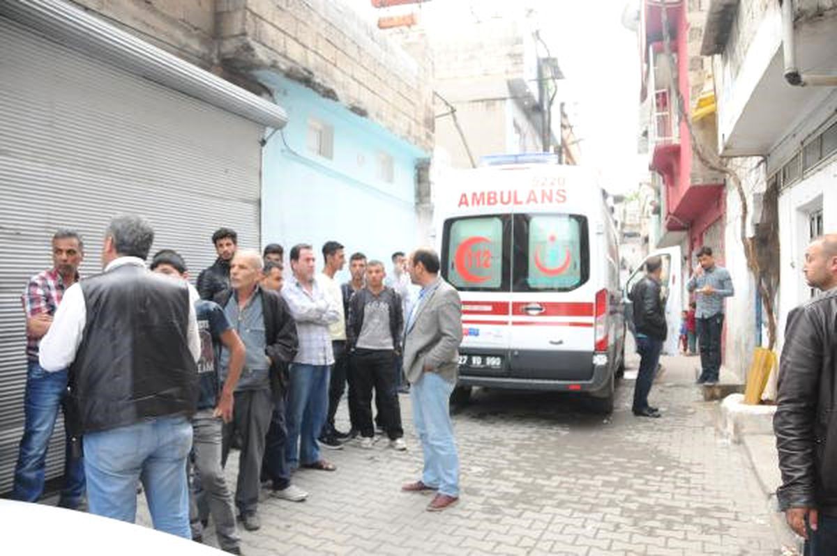 Evinde Bıçaklanarak Öldürüldü