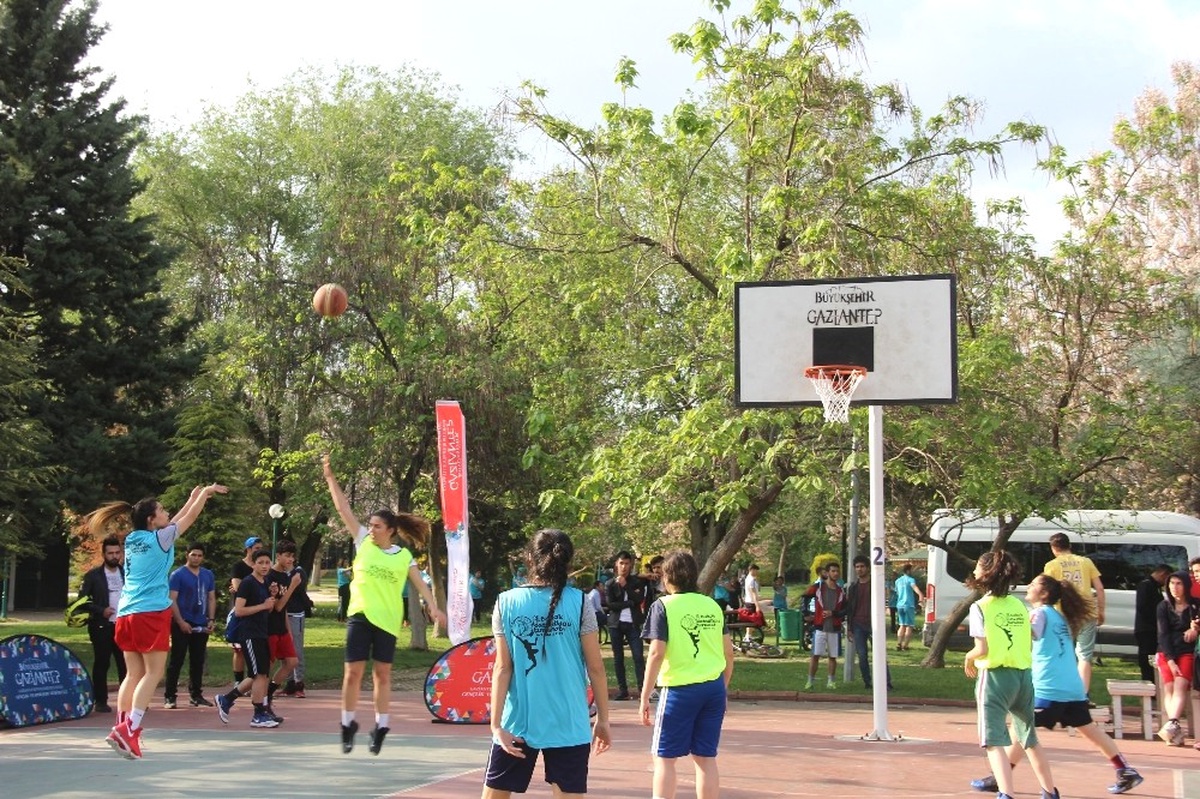 Gaziantep\'te Düzenlenen Sokak Basketboluna Yoğun İlgi