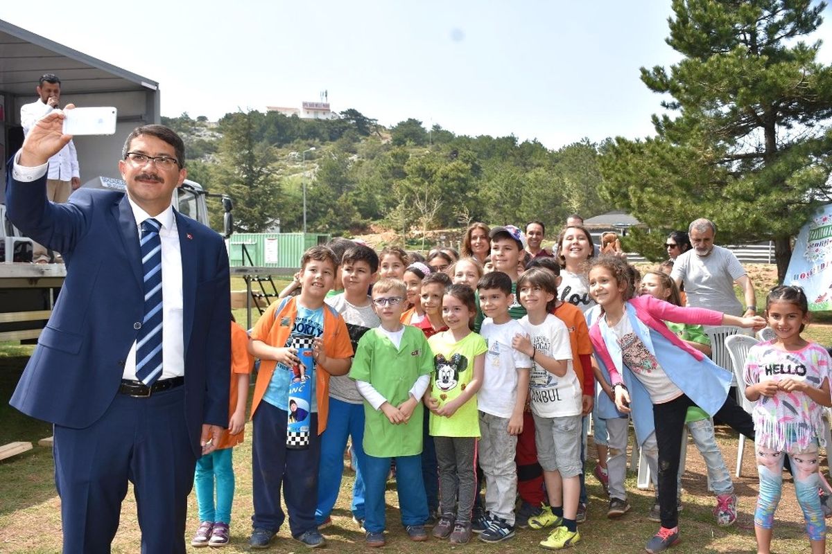 Gazili Çocuklar Spil\'de Buluştu